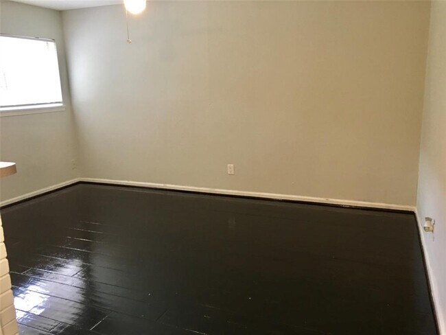 Building Photo - 1849 Richmond Ave.