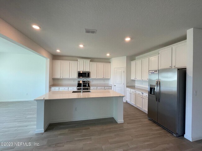 Building Photo - 2729 White Cedar Ln