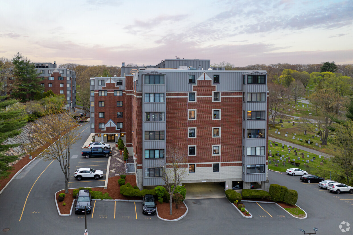 Alternate - Montvale Condominiums
