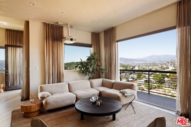 Foto del edificio - 3663 Kinney St