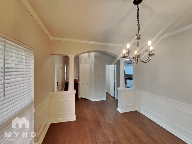 Foto del edificio - 6027 Briggs Dr