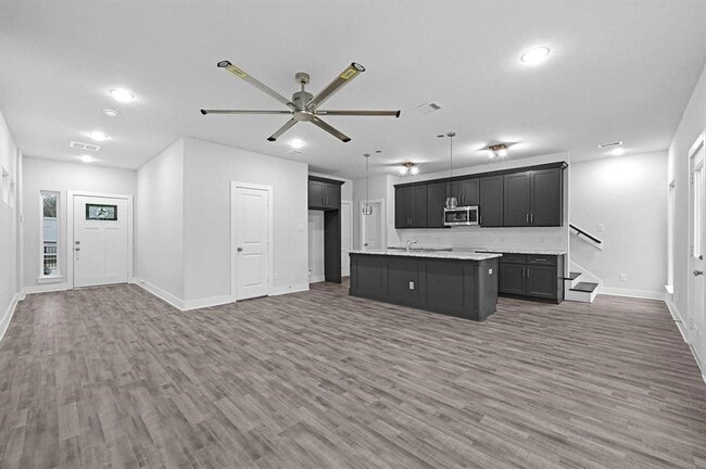 Building Photo - 4675 Bellfort Ave