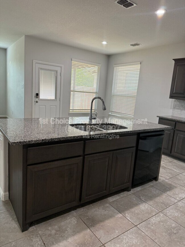 Building Photo - 4928 Sugarcane Ln