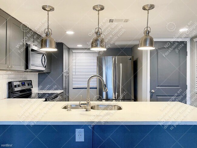 Foto del edificio - 2 br, 2 bath Townhome - 2508 W 12th St 306...