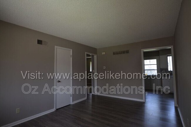 Building Photo - 1605 N 63 Pl
