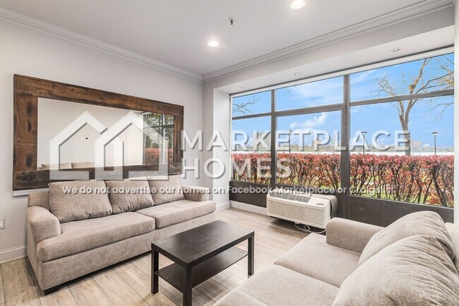 Foto del edificio - 300 Riverfront Dr