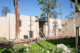 Parkside La Palma Apartments photo'