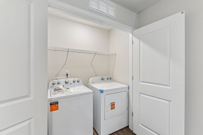 Interior Photo - Mintworth Commons