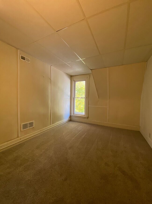 Foto del edificio - 302 E Lincoln Ave