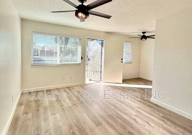 Building Photo - 4555 Davis Ave