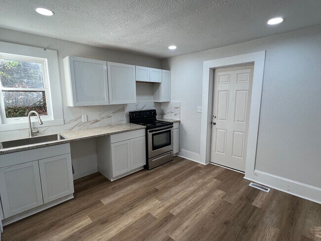 Foto del edificio - Beautiful 2 Bedroom 1 Bath House