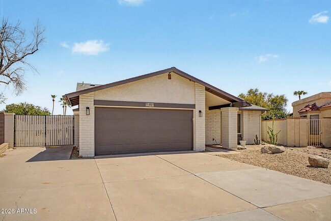 Building Photo - 907 N 85th Pl