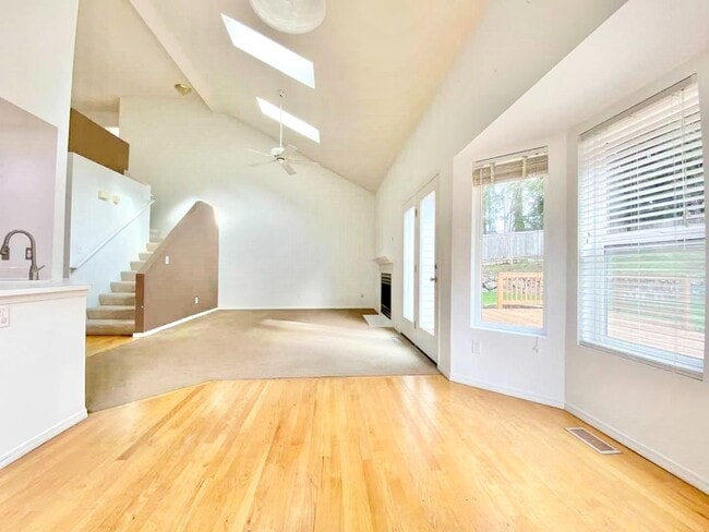 Building Photo - Great Home For Rent