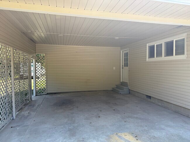 Foto del edificio - 9652 Cove Ave