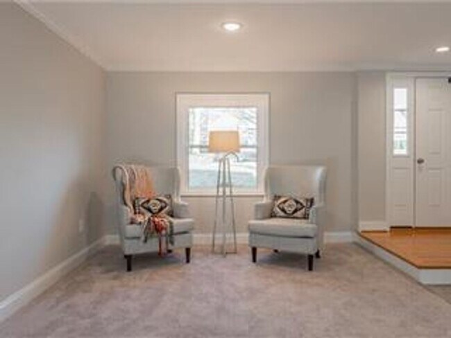 Building Photo - Beautiful, Renovated 3 Bedroom Home in Wil...