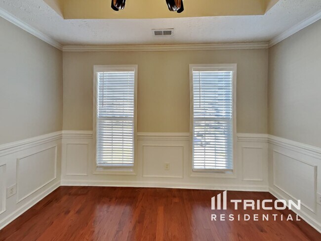 Building Photo - 3479 Melrose Dr