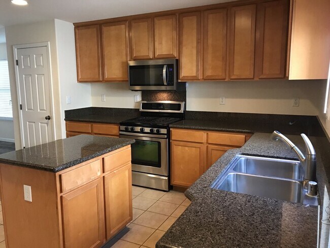 Foto del edificio - Beautiful Home in a gated community