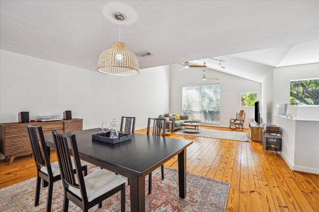 Foto del edificio - 2720 La Branch St