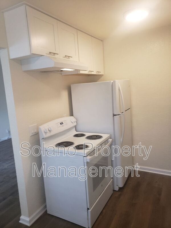 Building Photo - 1712 Arthur Ct