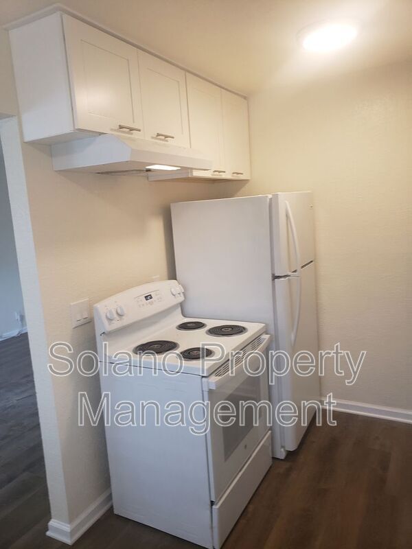 Foto del edificio - 1712 Arthur Ct