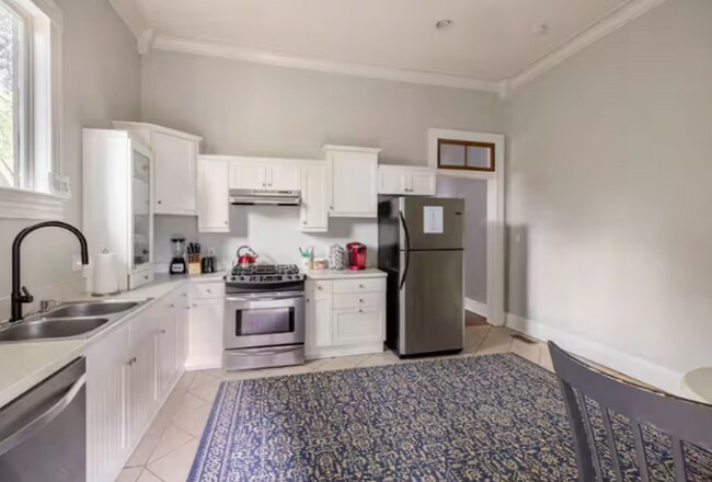 Building Photo - Beautiful Furnished 3 Bedroom Shelby Ave Home in East Nashville