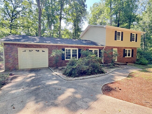 Building Photo - 114 Lynwood Ct
