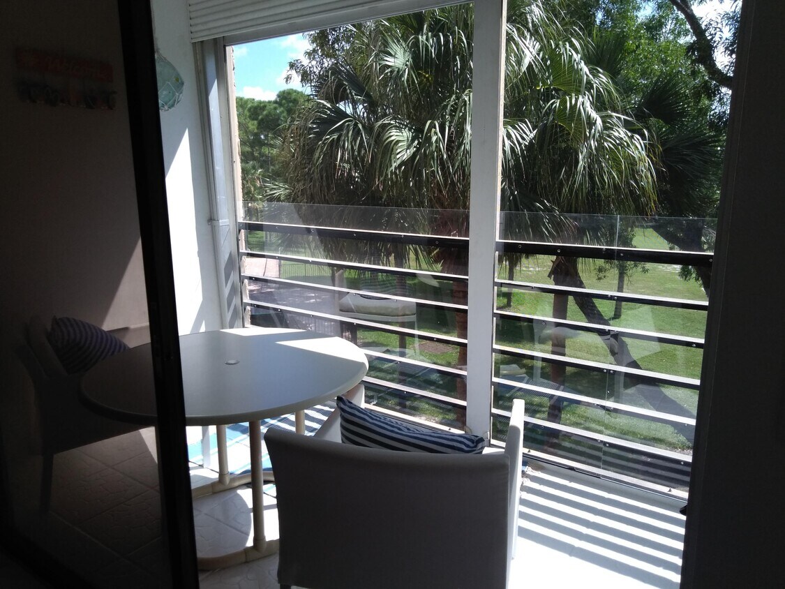 4640 Lucerne Lakes Blvd W Unit 305, Lake Worth, FL 33467 Condo for Rent in Lake Worth, FL