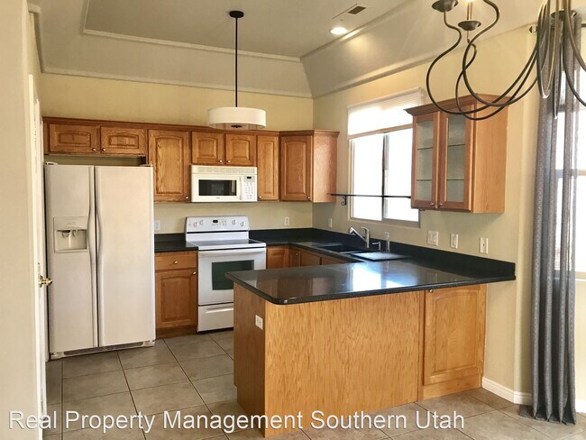 Building Photo - 3 br, 2 bath House - 2409 E 200 S