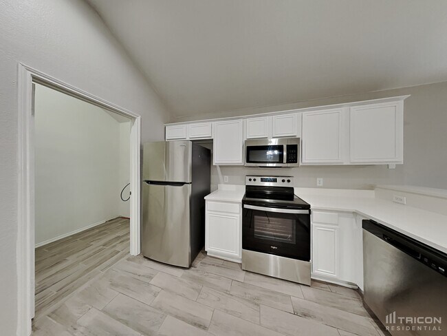 Building Photo - 720 Rowdy Dr