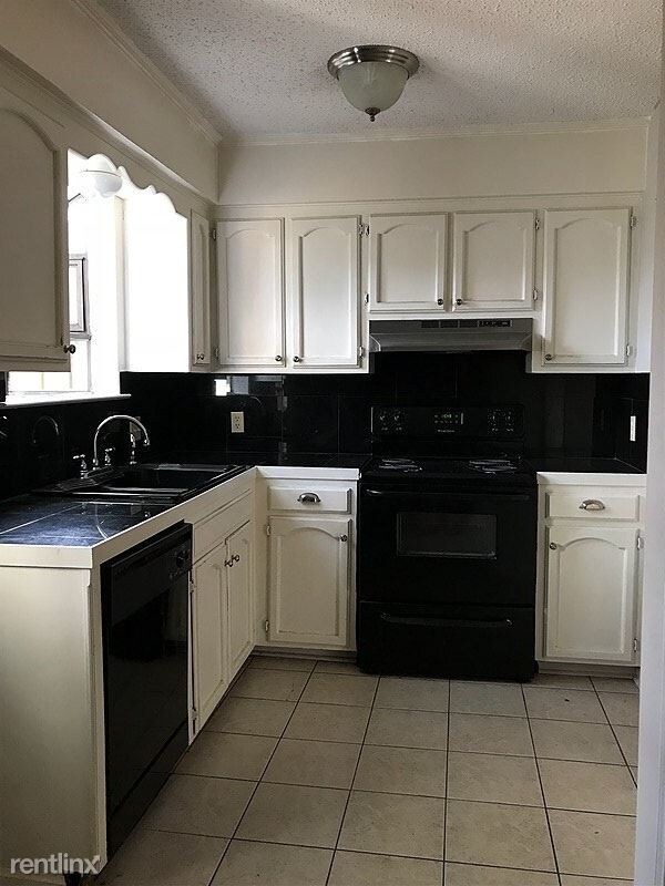 Building Photo - 741 S Foster Dr