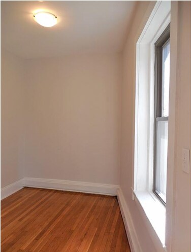Building Photo - 112 Willow St