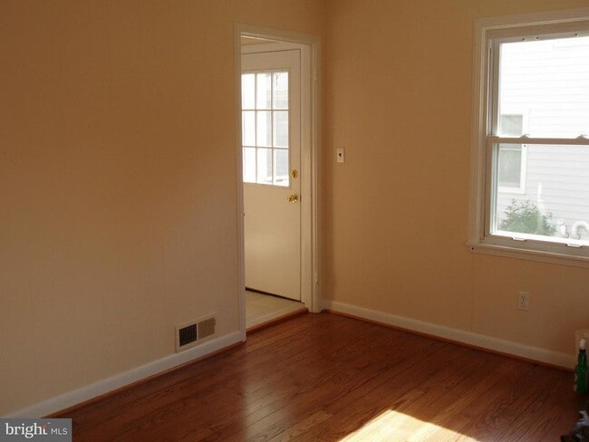 Building Photo - 3010 Ferndale St