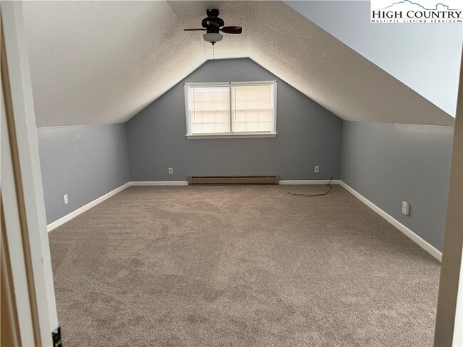 Building Photo - 146 Old East King St