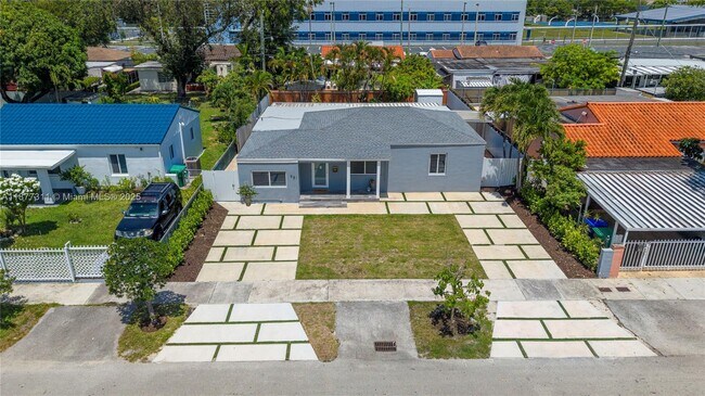 Foto del edificio - 921 NW 30th Ct