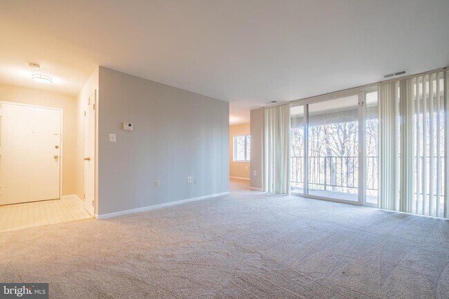 Building Photo - 1556 Northgate Square