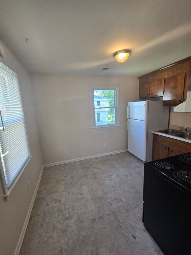 Foto del edificio - DUPLEX IN HOPEWELL