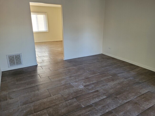 Foto del edificio - 10700 S Roberts Rd