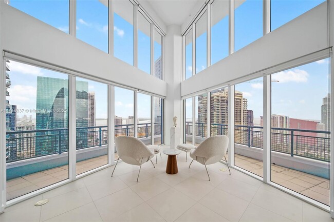 Foto del edificio - 60 SW 13th St