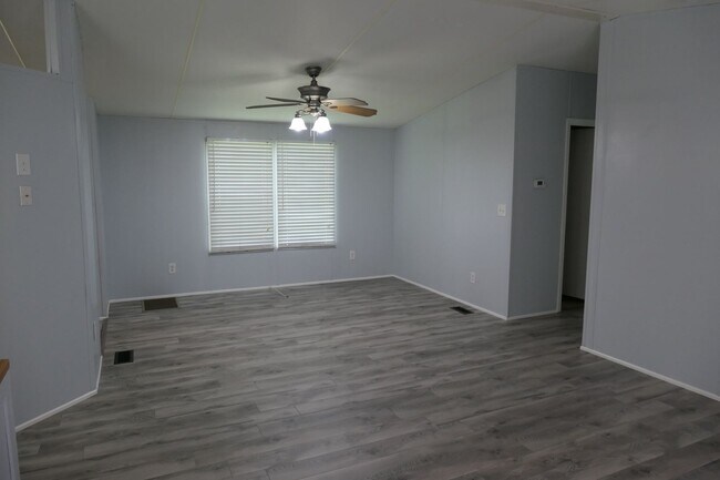 Foto del edificio - Updated 3/2 Double Mobile Home in Crawford...