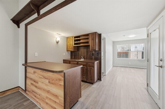 Foto del edificio - 2102 Lewis Trail