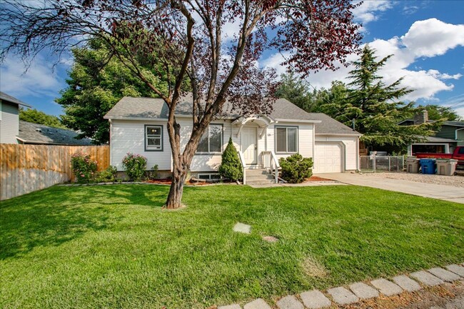 Building Photo - Bungalow Style Home in SE Boise