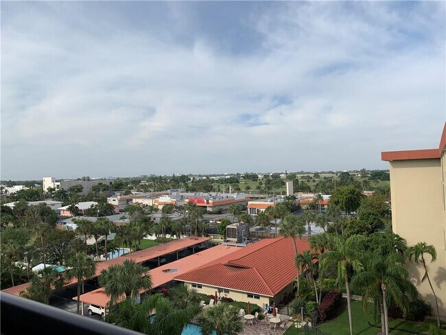 Foto del edificio - 2350 NE 14th Street Causeway