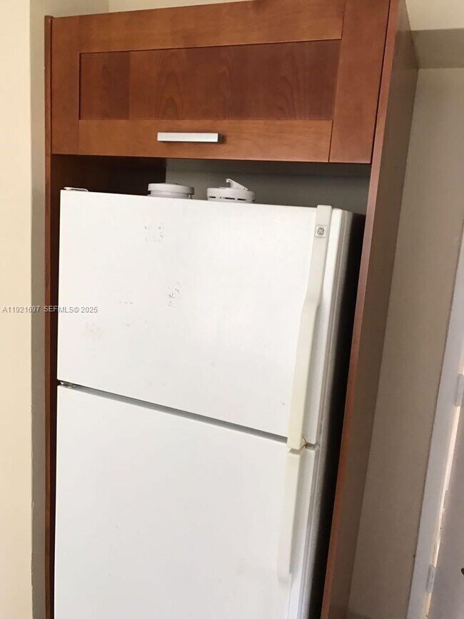 Foto del edificio - 1450 NE 191st St