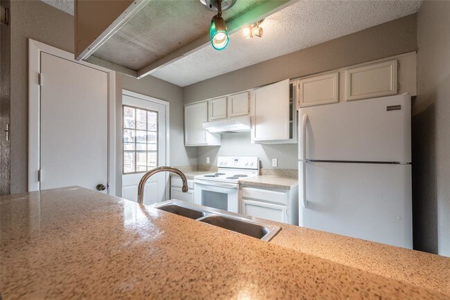 Building Photo - 4039 Evergreen St