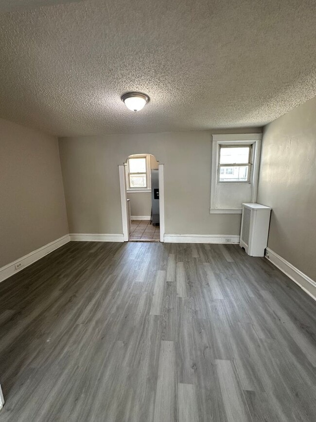 Photo - Beautiful 2 Bed/ 2 Full bath for rent with Finished basement. House