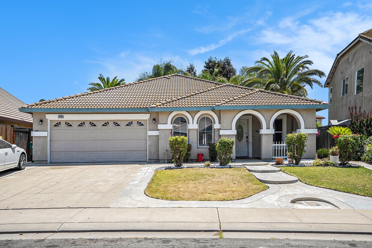 Foto principal - 8736 Glacier Point Dr