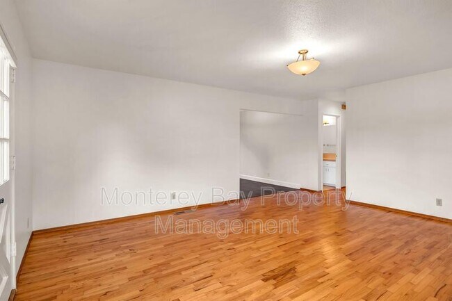 Building Photo - 1215 Lawton Ave