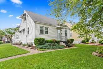 Building Photo - 2701 Delor Ave