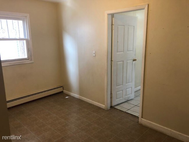 Building Photo - 2 br, 1 bath Apartment - 50 S 2nd St 1 Unit 1
