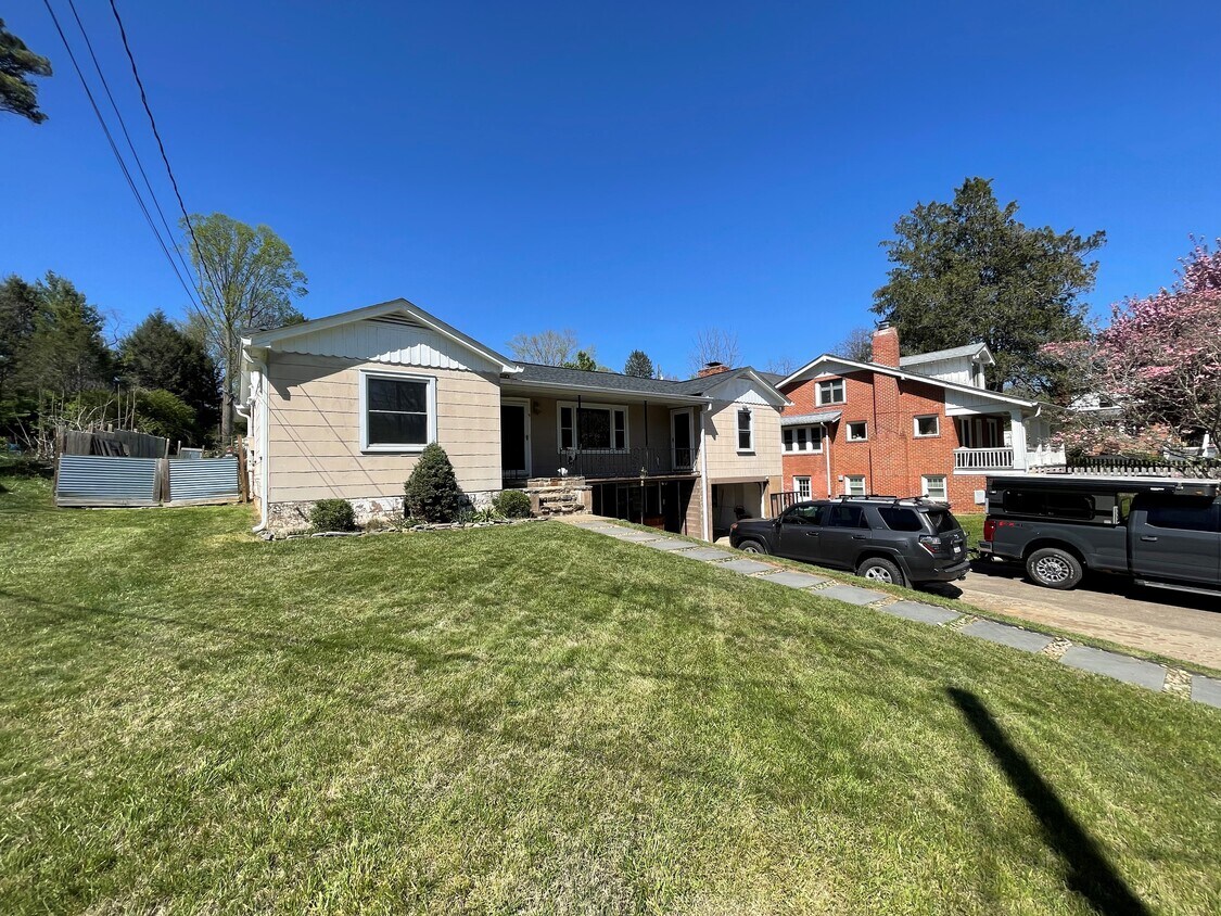 9 Winston Ave, Asheville, NC 28803 House Rental in Asheville, NC